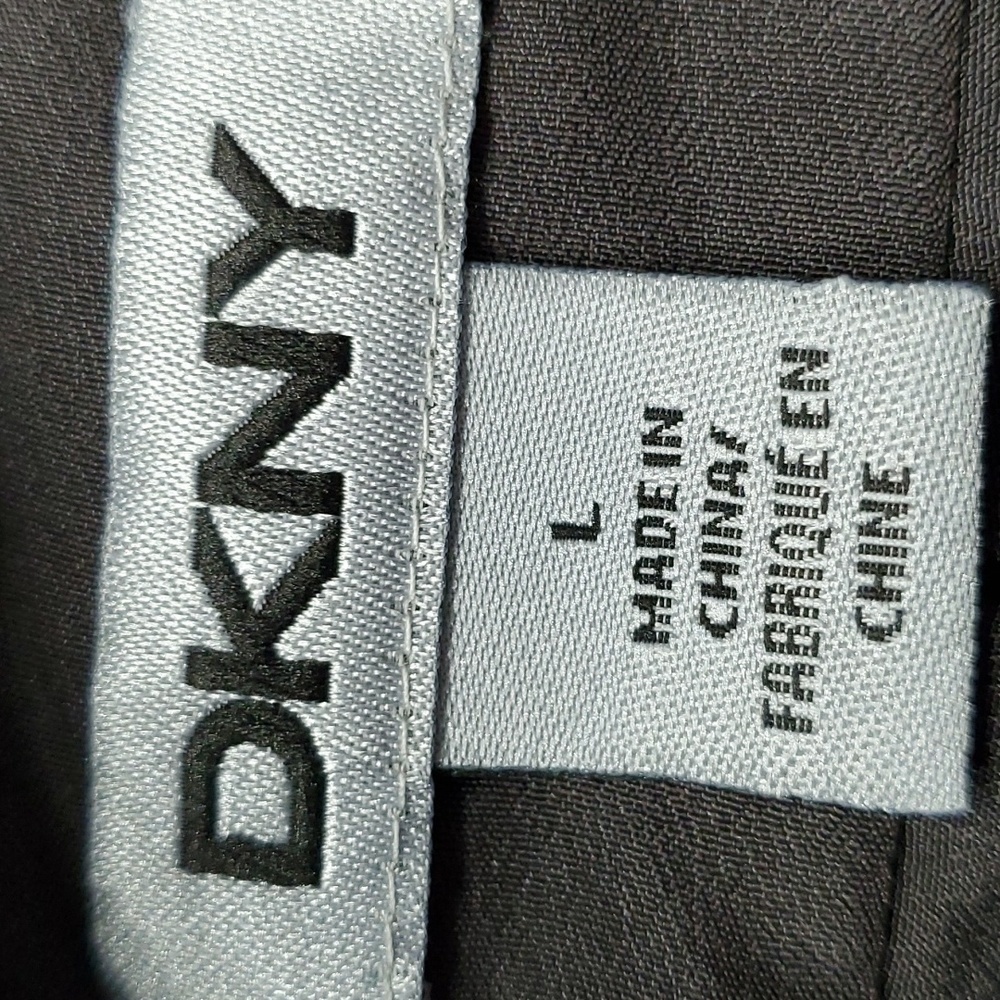 DKNY LONG SLEEVES BLOUSE, with tabs, front pockets.‎ Size large, gray. - Picture 7 of 9